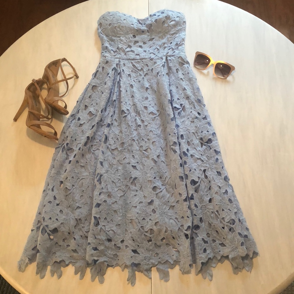 Strapless lace/crochet dress🌸